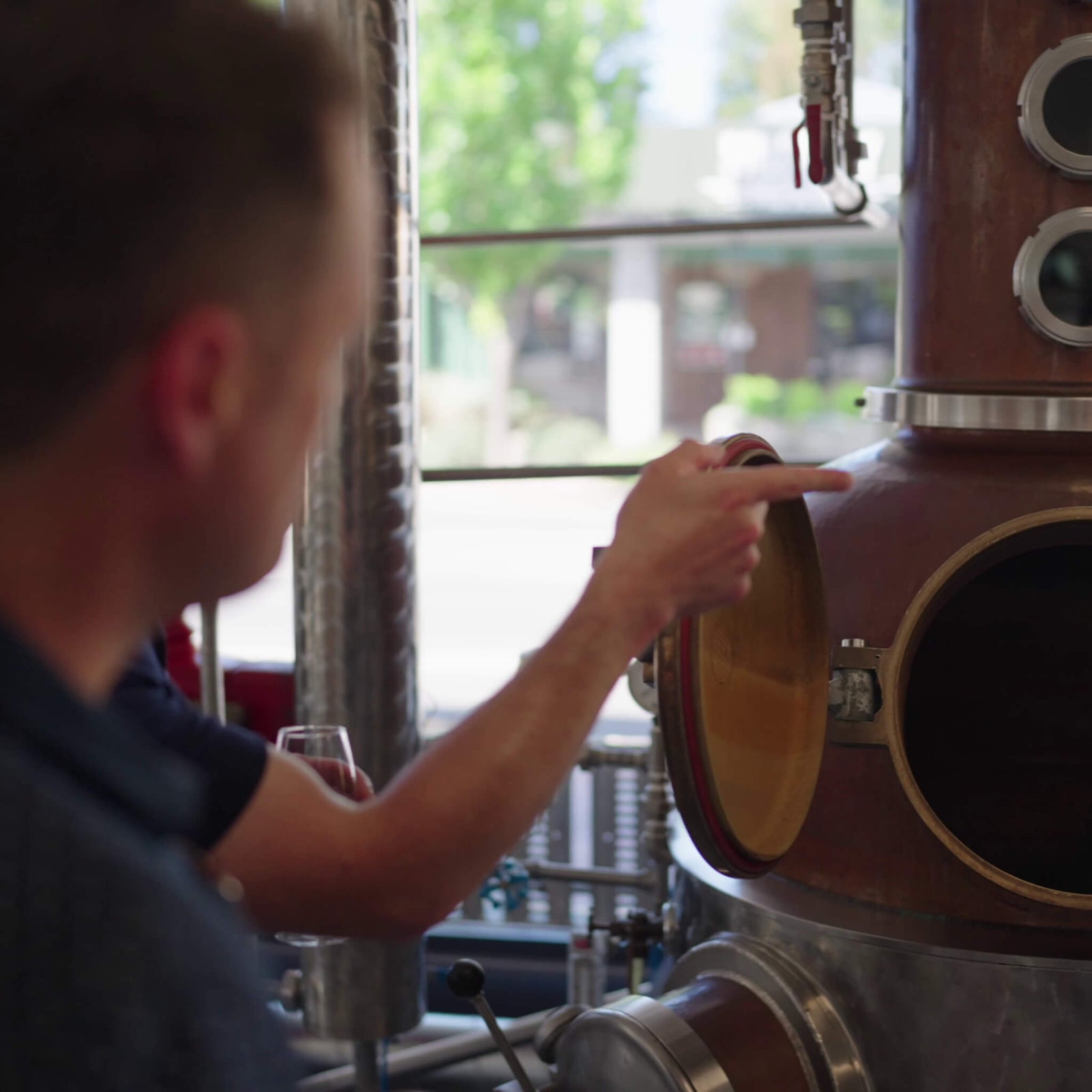 Humdinger distillery tour copper still